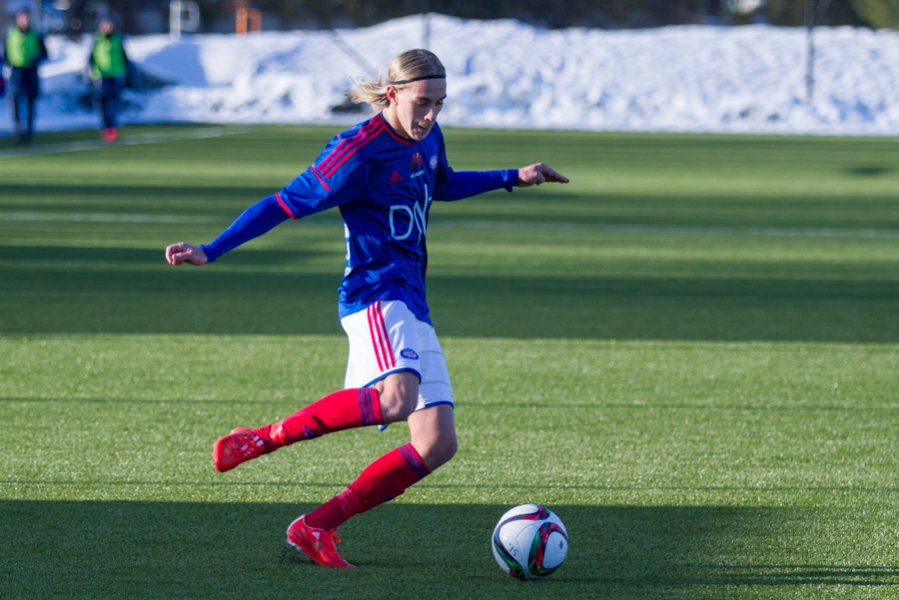 Elías Már Ómarsson mot Stabæk i Vålerengas andre treningskamp 2015. Foto: grydis.no.