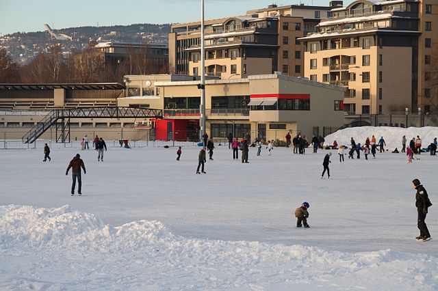 640px-Frogner_stadion_-_2010-02-14_at_16-08-43_-_2010-02-14_at_16-08-43