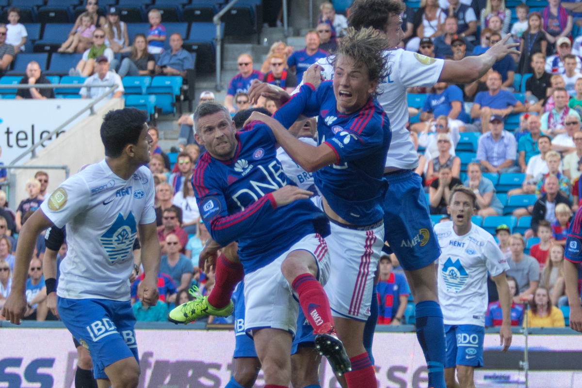 Vålerenga får det ikke til i august. Her i 1-0-tapet mot Molde 23. august 2015.