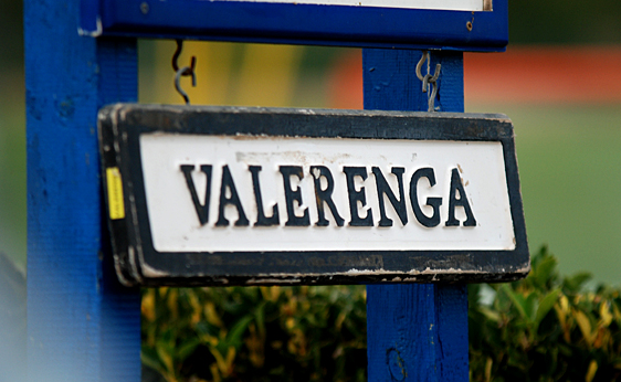 Skiltet du skal se etter for å finne Vålerengas treningsbane på La Manga. Foto: Vif-fotball.no