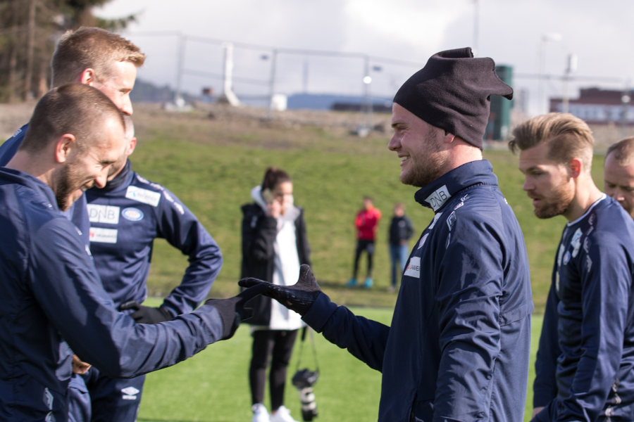 God stemning i troppen foran Vålerenga-Tromsø. Foto: Grydis.no